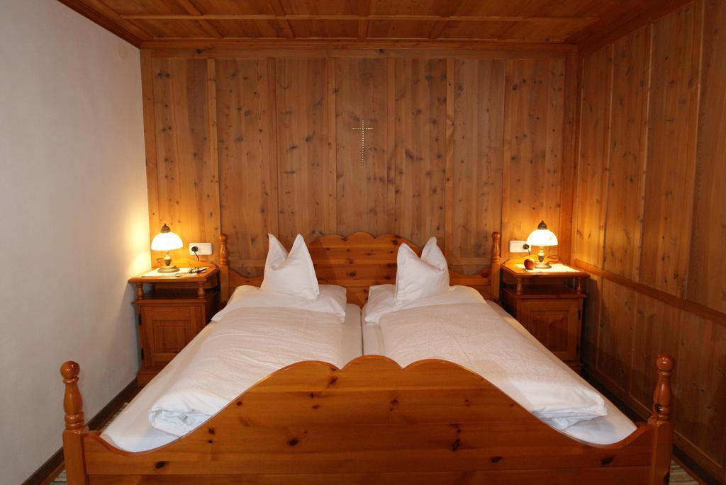 Haus Landbrugg Lech am Arlberg Quarto foto